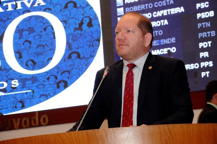 Othelino rebate oposição sobre escolha do diretor do Hospital de Pinheiro