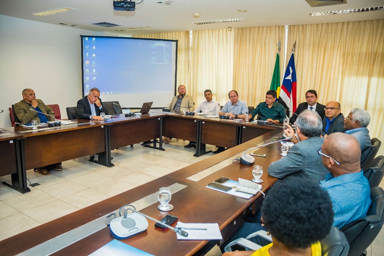 Alema, bancada federal e entidades discutem titulação de áreas quilombolas no entorno do CLA