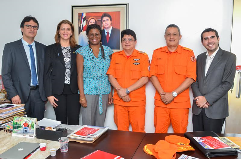 Valéria Macedo discute ampliação de capacidade de passageiros em aeroporto de Carolina