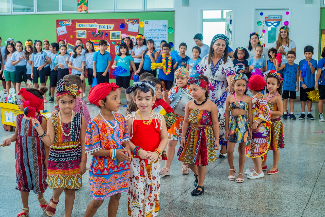 O Bloco Akomabu, um dos mais tradicionais do Maranhão, foi homenageado pelos pequeninos da Pré-Escola II 