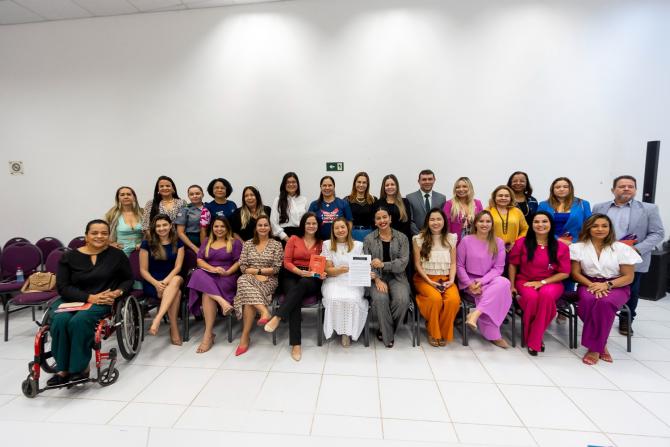 Deputadas visitam Casa da Mulher Brasileira e dialogam sobre políticas de combate à violência de gênero 