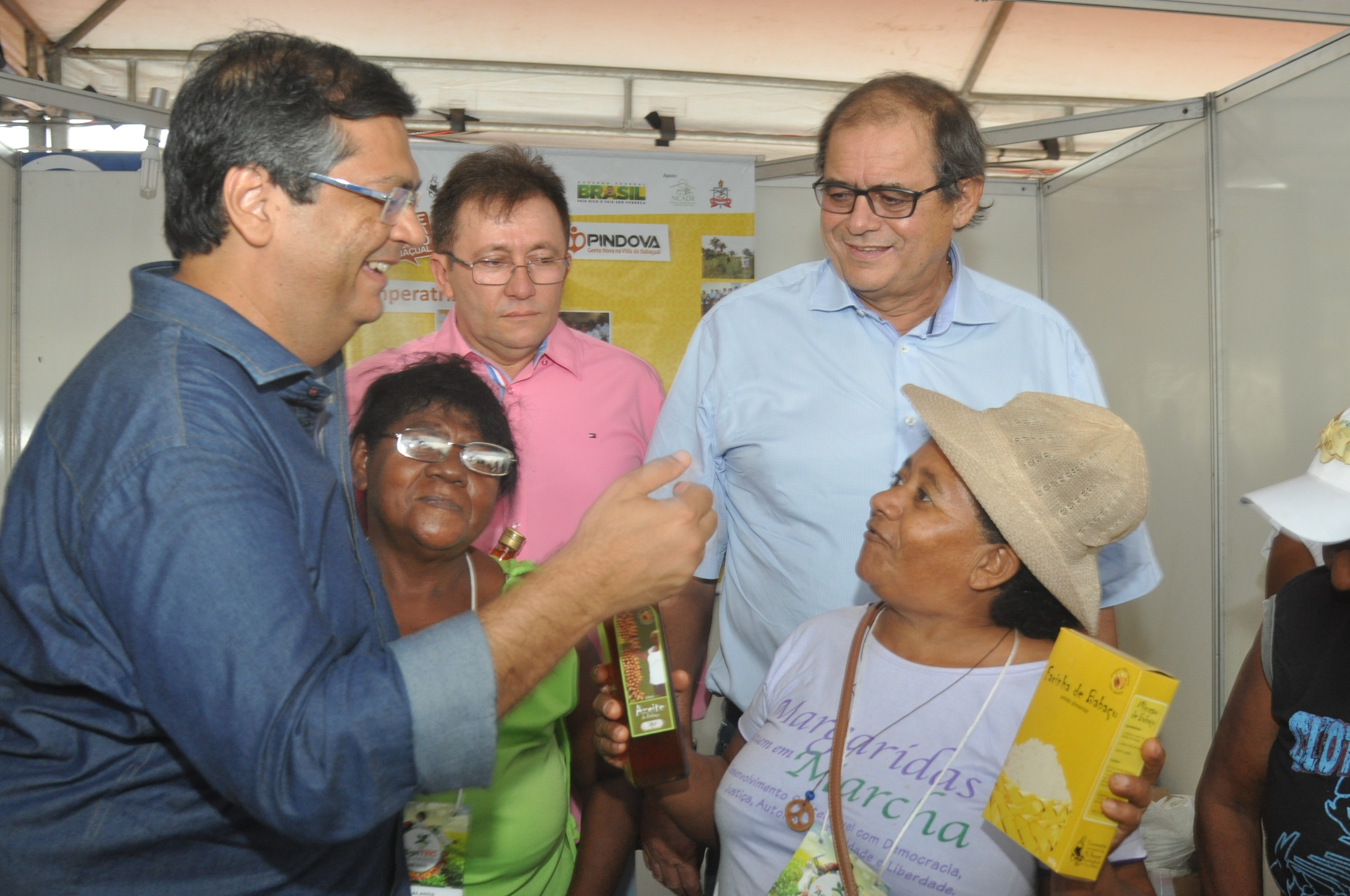 Humberto Coutinho e deputados prestigiam a Feira de Agricultura Familiar em Açailândia 