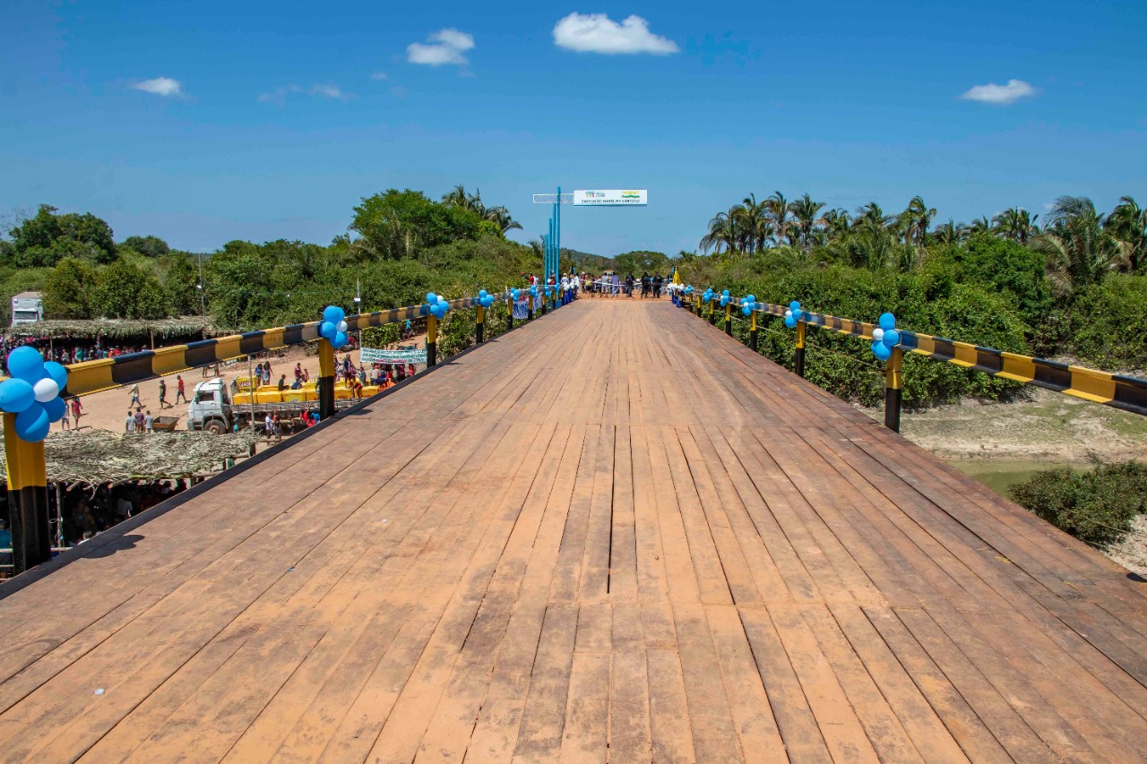 A ponte tem 65 metros de extensão e faz parte do projeto “Ponte para sempre”, que reconstrói pontes utilizando ferro e banindo as edificações de madeira