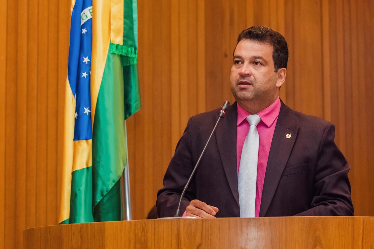 Adelmo Soares critica abandono das estradas federais e repudia insinuações sexuais de Bolsonaro à jornalista 