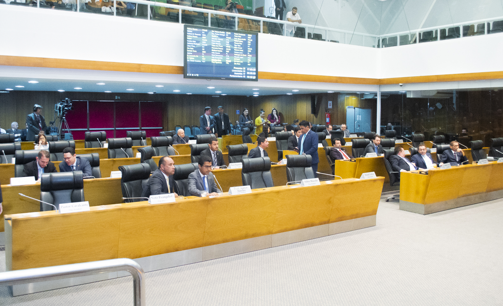 Assembleia Legislativa do Estado do Maranhão - Plenário aprova projetos de Resolução Legislativa que concedem a Medalha 'Manuel Beckman' a três juristas