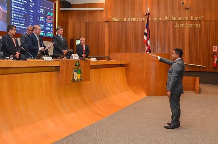 Deputado Toca Serra toma posse na Assembleia Legislativa