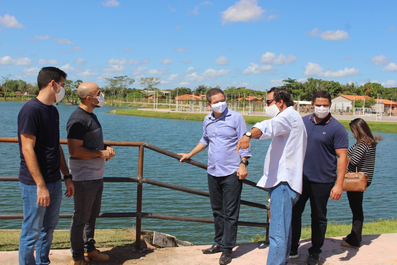 Rafael Leitoa acompanha visita às obras do Parque Ambiental Sucupira