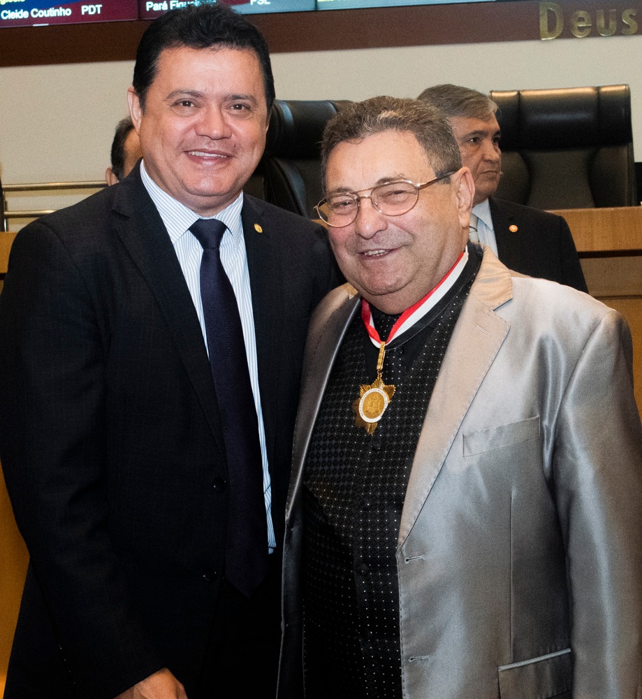 Rigo Teles prestigia homenagem ao desembargador Antônio Fernando Bayma Araújo