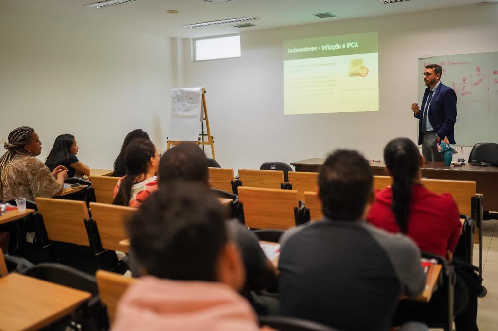 Escola do Legislativo conclui curso sobre educação financeira