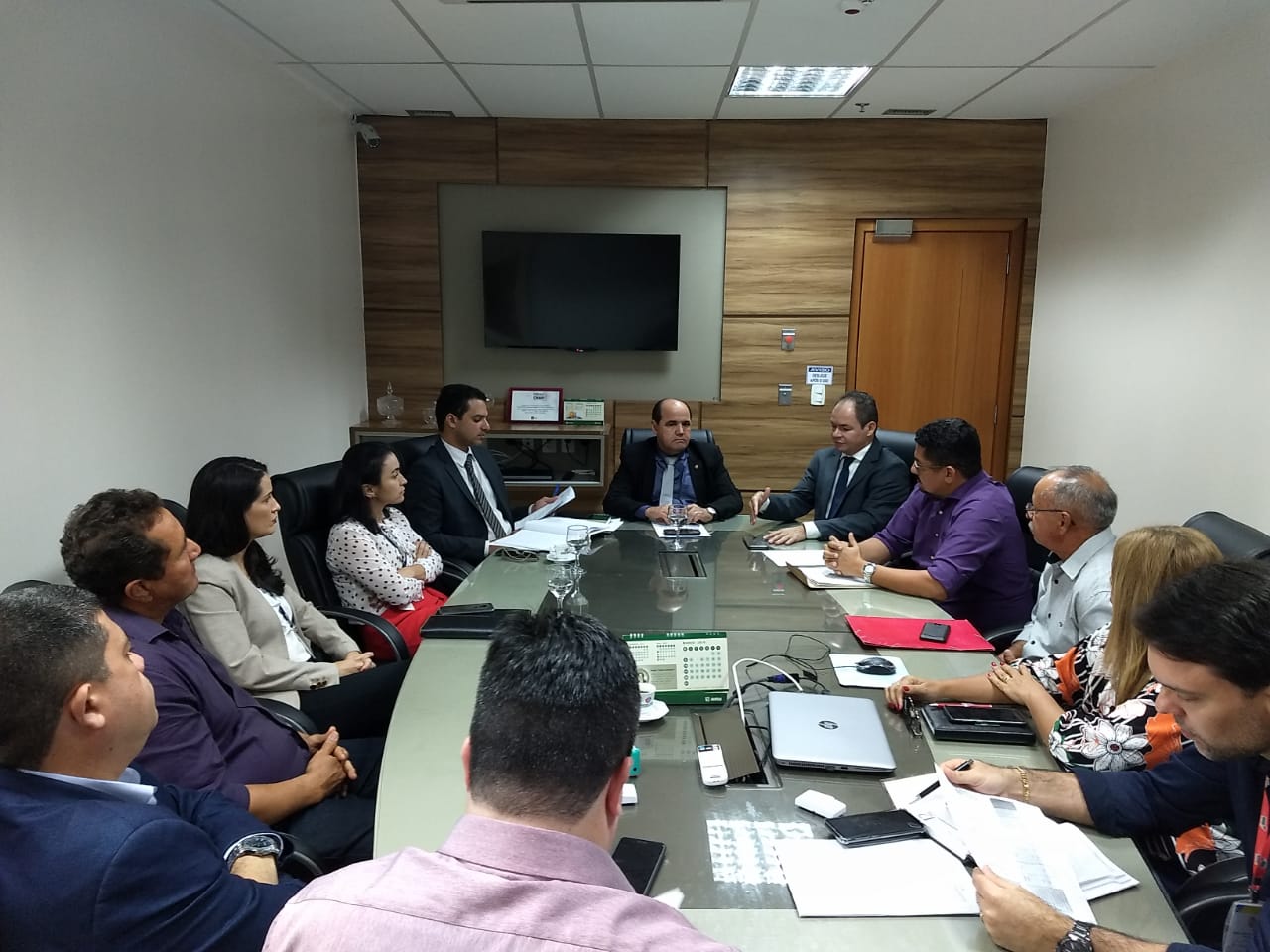 Rafael Leitoa organiza nova reunião para discutir funcionamento de pequenas farmácias no Maranhão