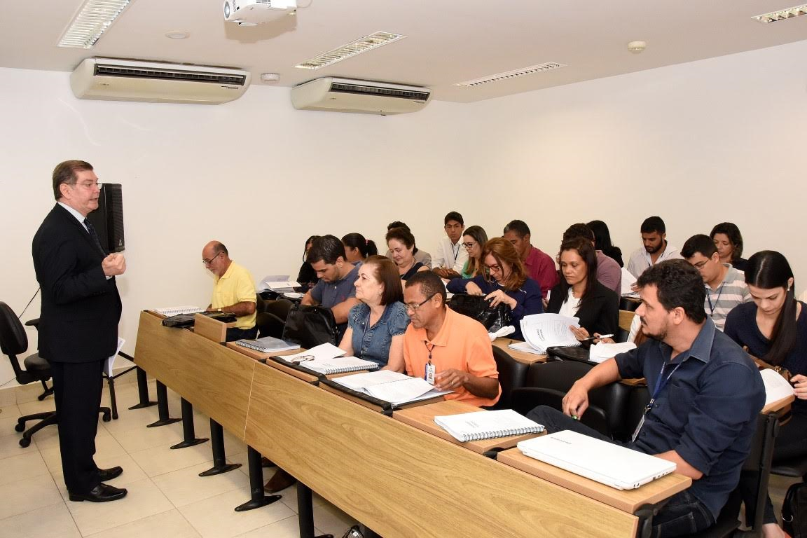 Escola do Legislativo oferece curso sobre Formulação de Planilhas e Composição de Custos
