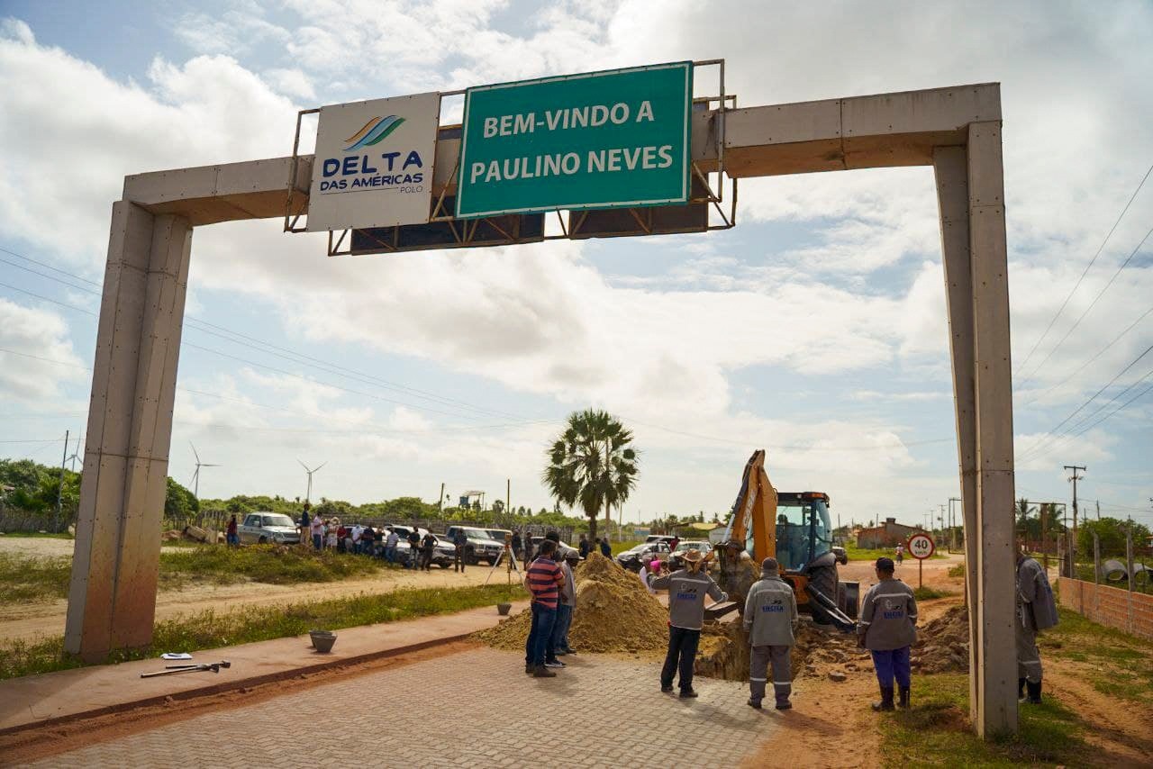  Obras de drenagem foram iniciadas na entrada de Paulino Neves para solucionar problemas de alagamento no local 
