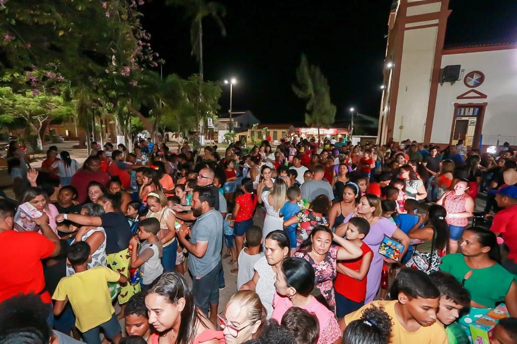 Ação social alusiva ao Dia das Crianças realizada no município de Pinheiro, na noite desta terça-feira