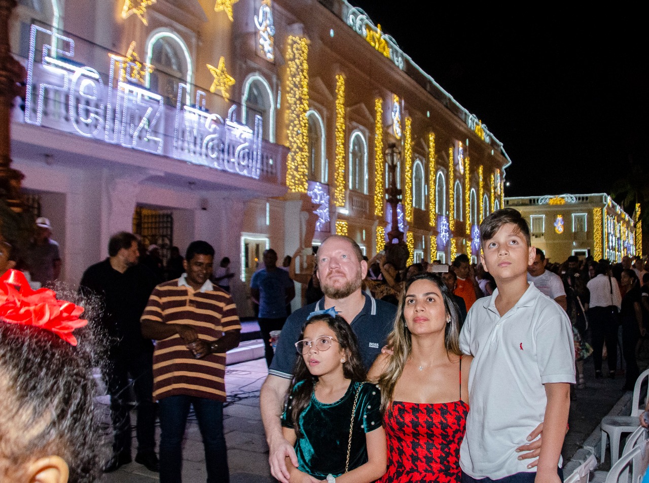 Othelino prestigia abertura oficial do “Natal do Maranhão" e início das atividades na Vila Natalina