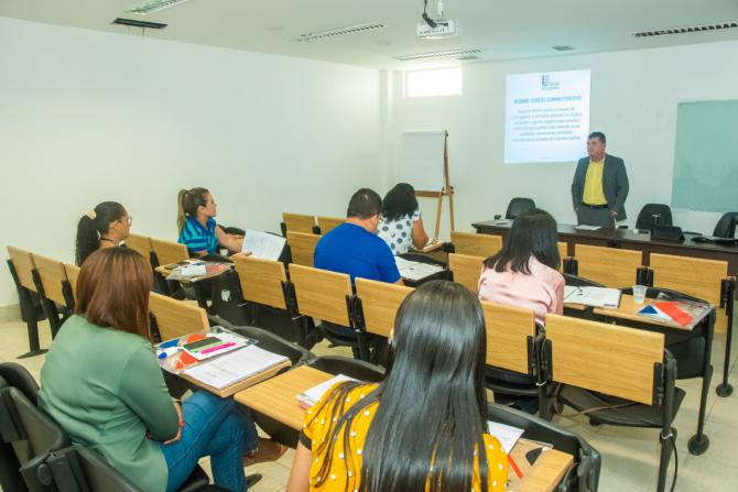 Escola do Legislativo promove curso de gestão de contratos 