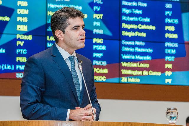 Assembleia Legislativa aprova por unanimidade seis projetos de lei de Adriano Sarney