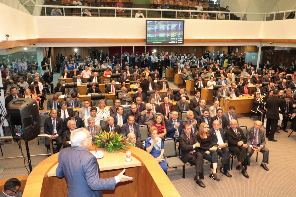 Deputados constituintes, parlamentares e convidados prestigiam comemoração dos 30 anos da Constituição Estadual 