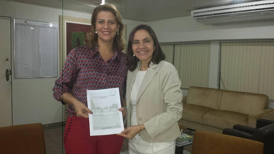 Valéria Macedo comemora conquistas para a Escola Fortunato Moreira Neto