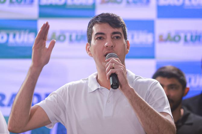 Fernando Braide acompanha lançamento do programa ‘São Luís no LED’, no Coroadinho