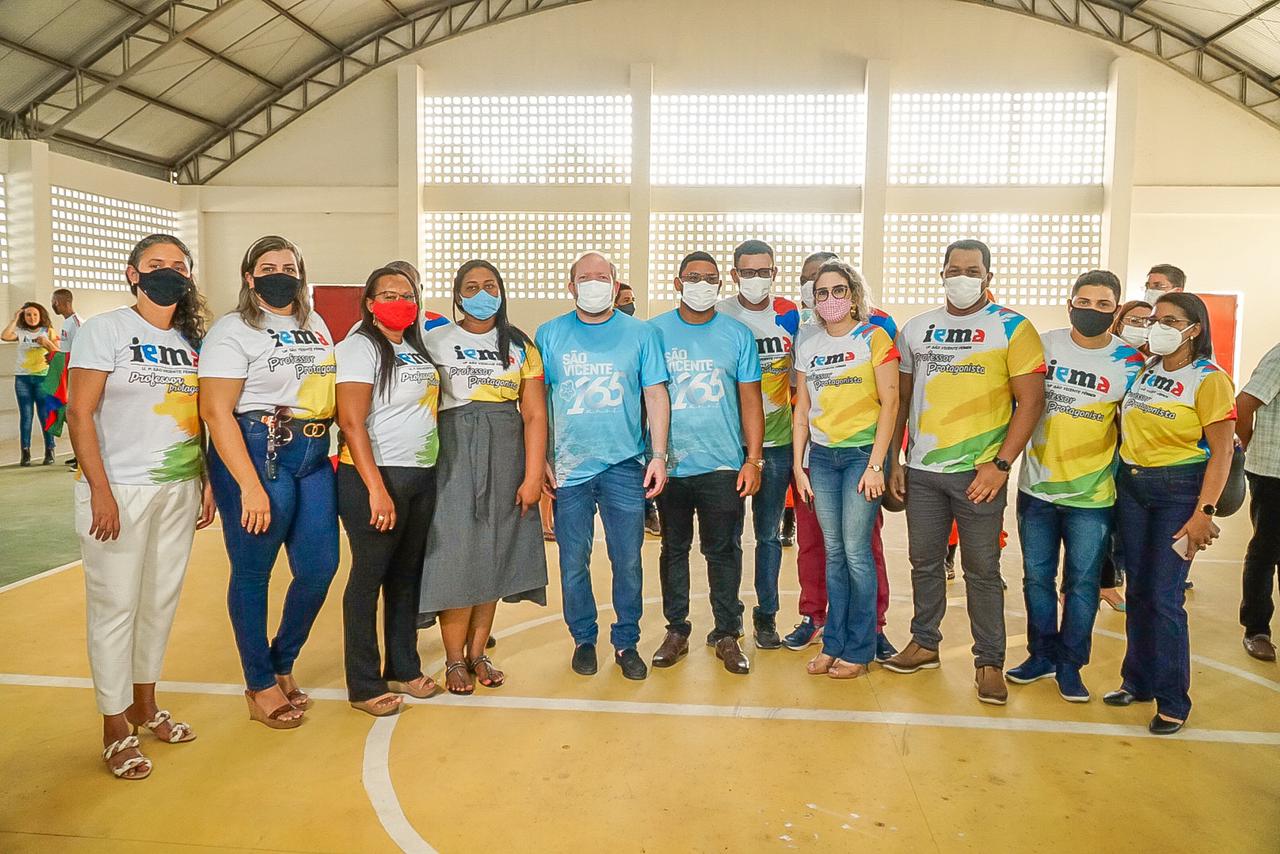 Othelino Neto durante visita às instalações do Iema de São Vicente Férrer