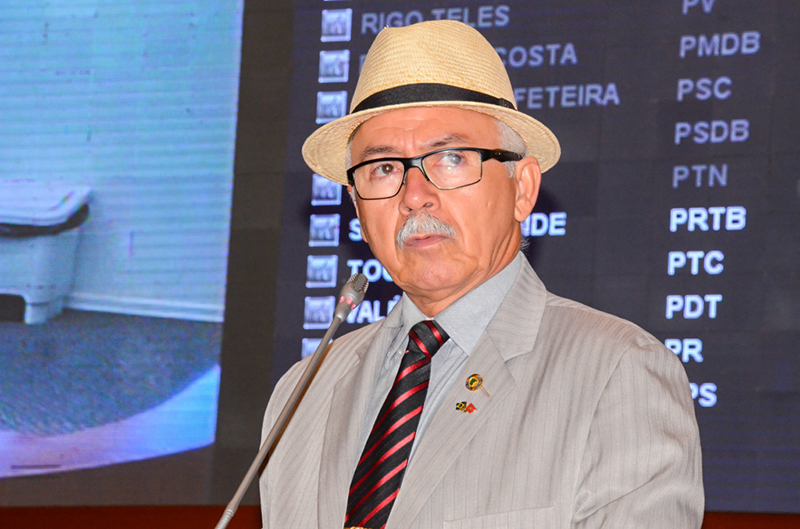 Deputado Fernando Furtado alerta para que a população não reaja a assaltos