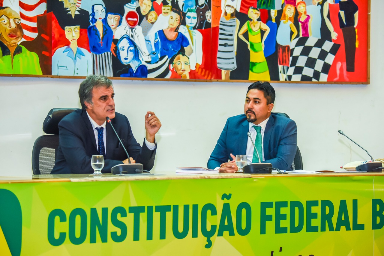 "Estamos vivendo no Brasil uma grave crise do Estado Democrático de Direito", alerta ex-ministro da Justiça