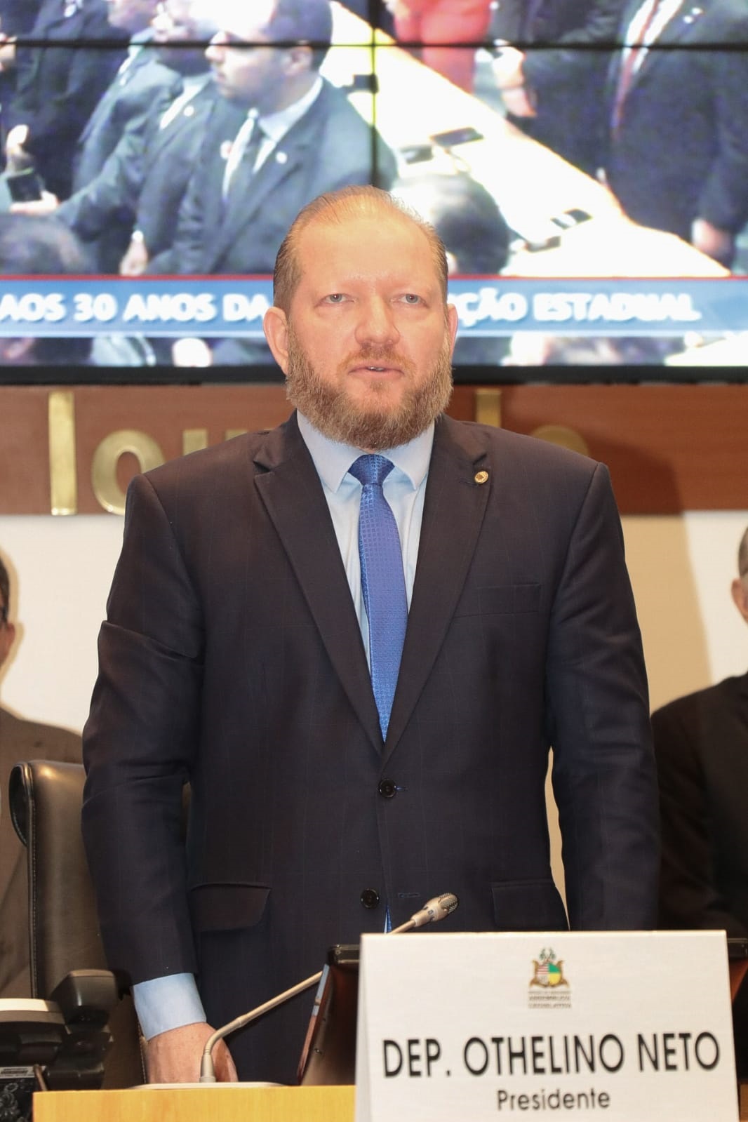 Othelino Neto presidiu a cerimônia em homenagem aos 30 anos da Constituição Estadual 