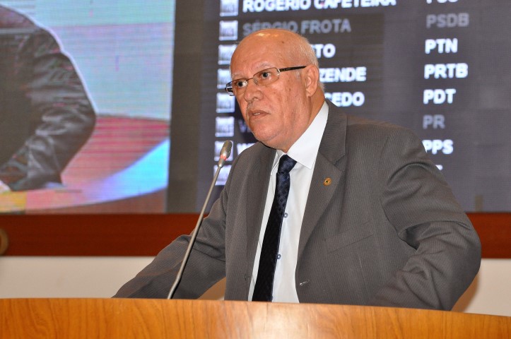 Edson Araújo pede construção de estrada para o município de Magalhães de Almeida