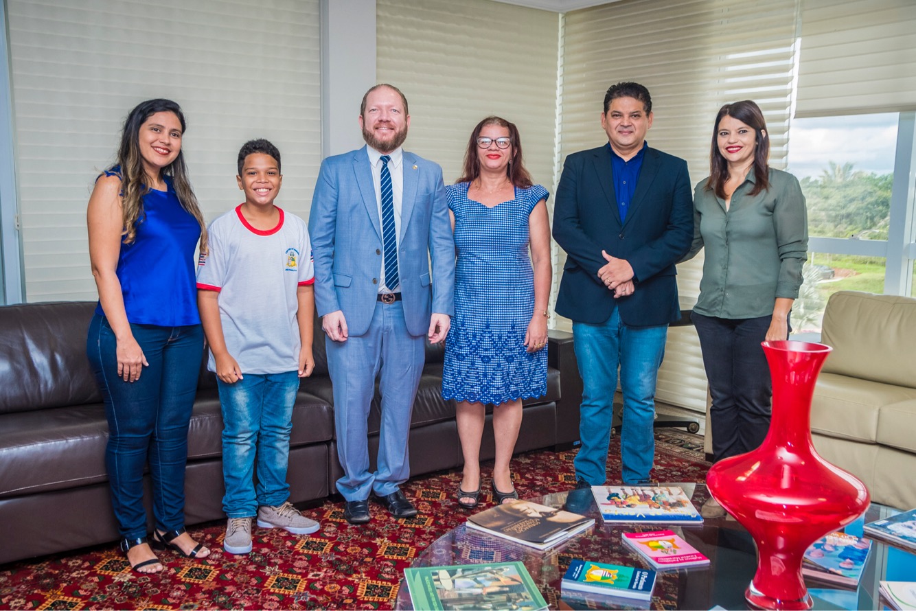 Othelino Neto recebe representantes da III Conferência Estadual Infantojuvenil pelo Meio Ambiente