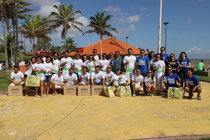 Duarte Jr e Adelmo Soares distribuem canudos biodegradáveis 
