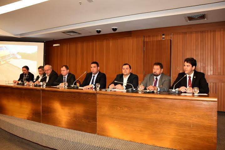 DNIT informa à Frente Parlamentar novo prazo de entrega da duplicação da BR-135