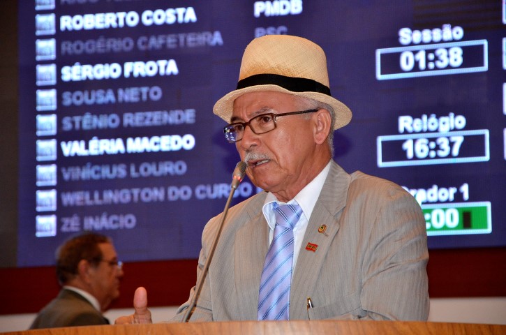 Fernando Furtado participa de reunião com professores de Coroatá