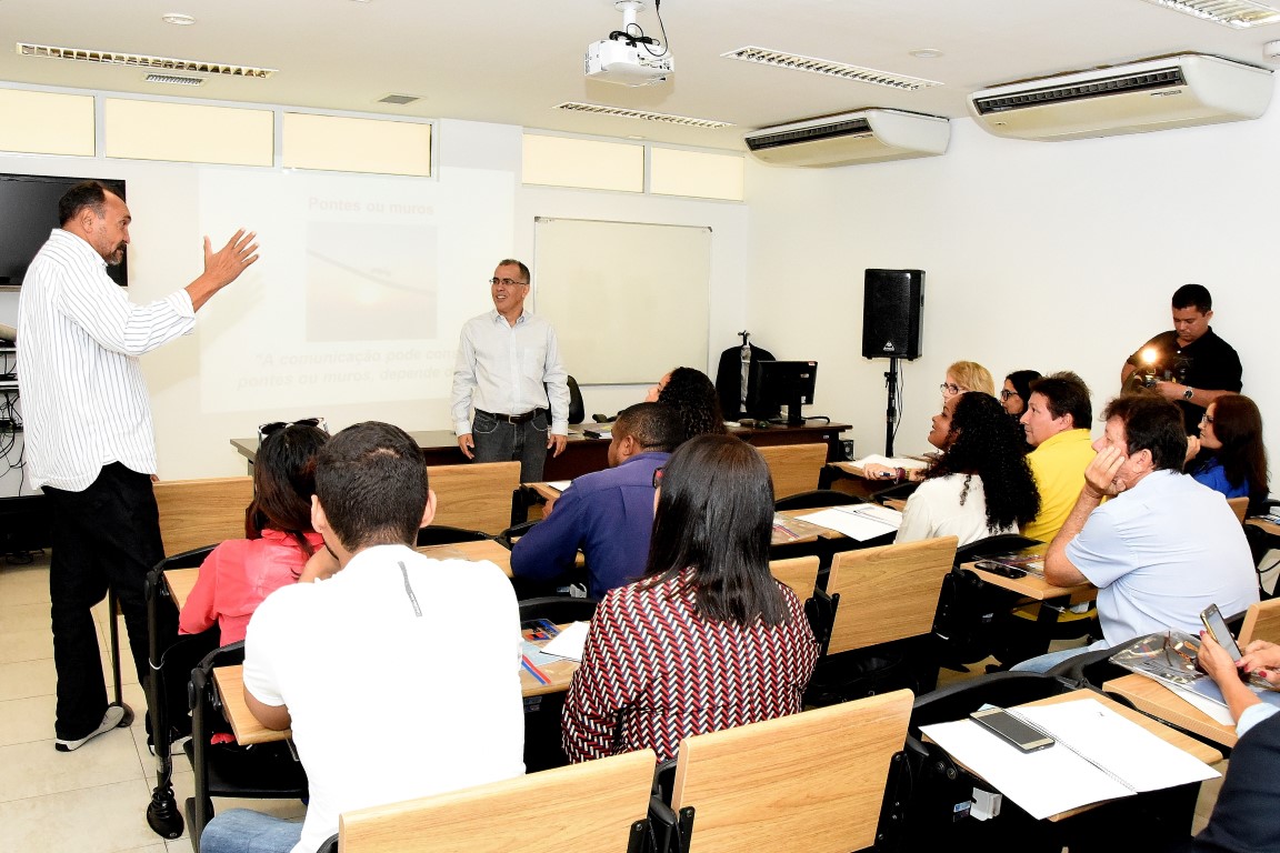 Escola do Legislativo promove curso de Oratória e Comunicação