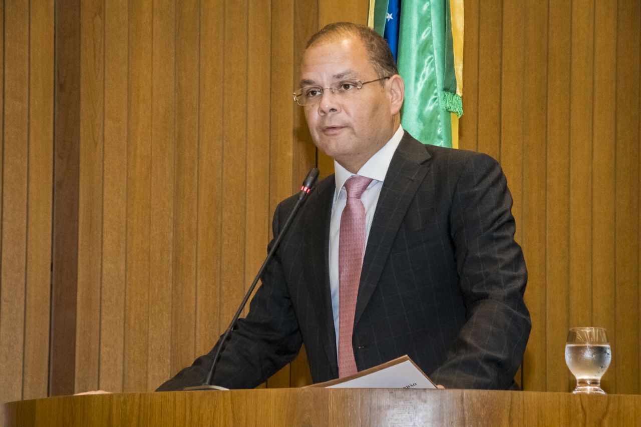 Rogério Cafeteira rebate críticas da oposição quanto a documento de militares 