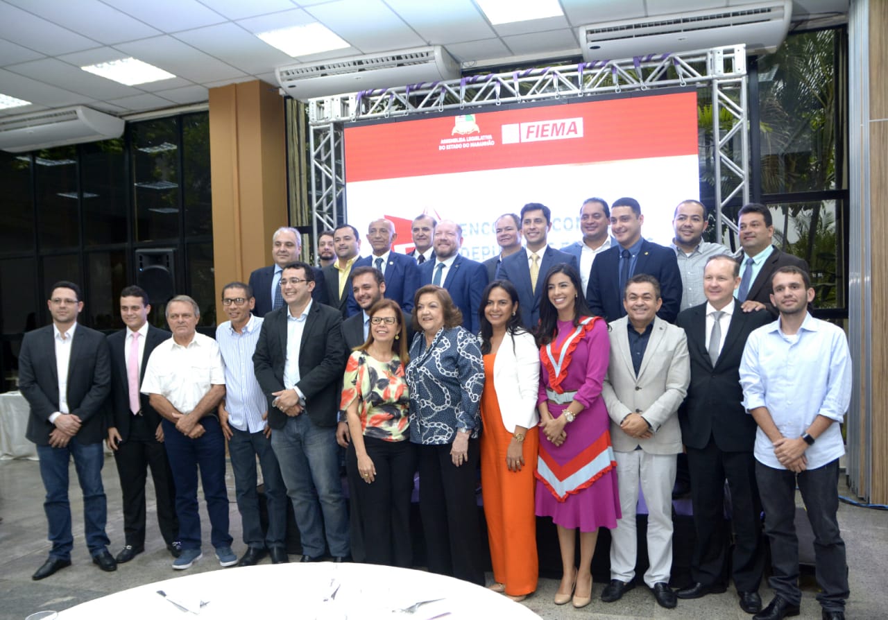 Ana do Gás participa de encontro na FIEMA com deputados estaduais eleitos e reeleitos