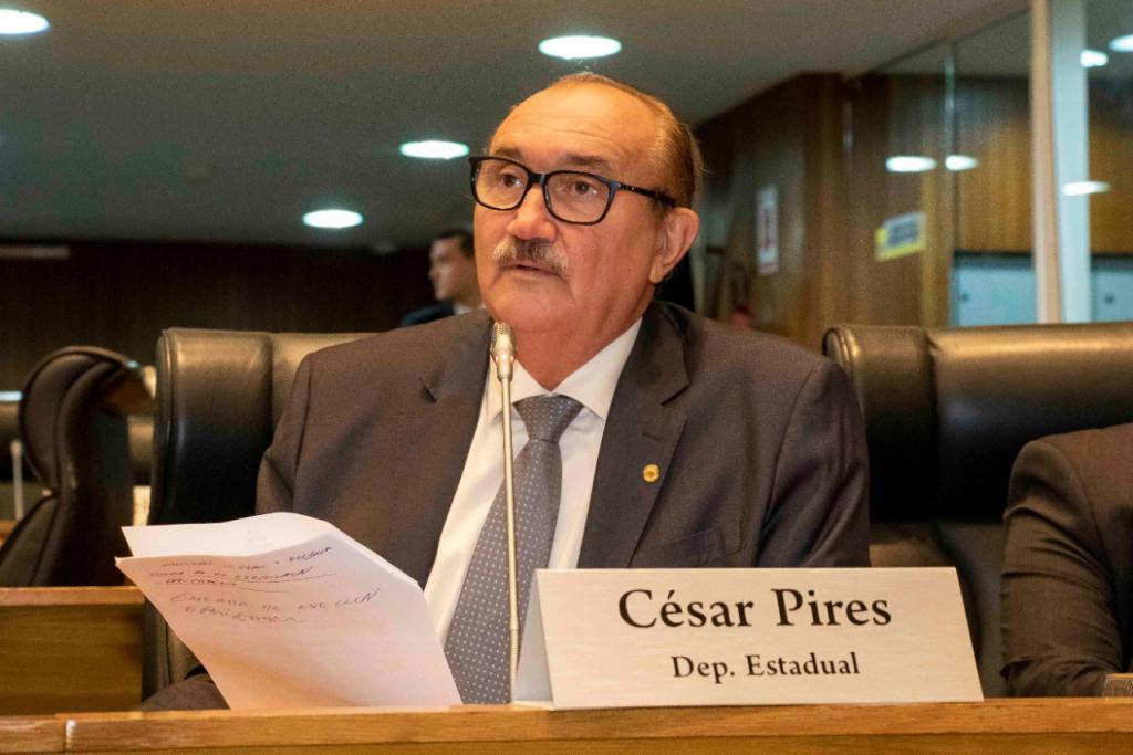 César Pires disse que Governo transformou imóvel cedido pela União em estacionamento privado