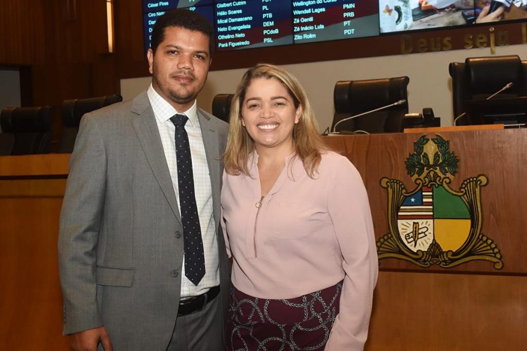 Presos dois homens tentando aplicar golpe em deputado dentro da Assembleia