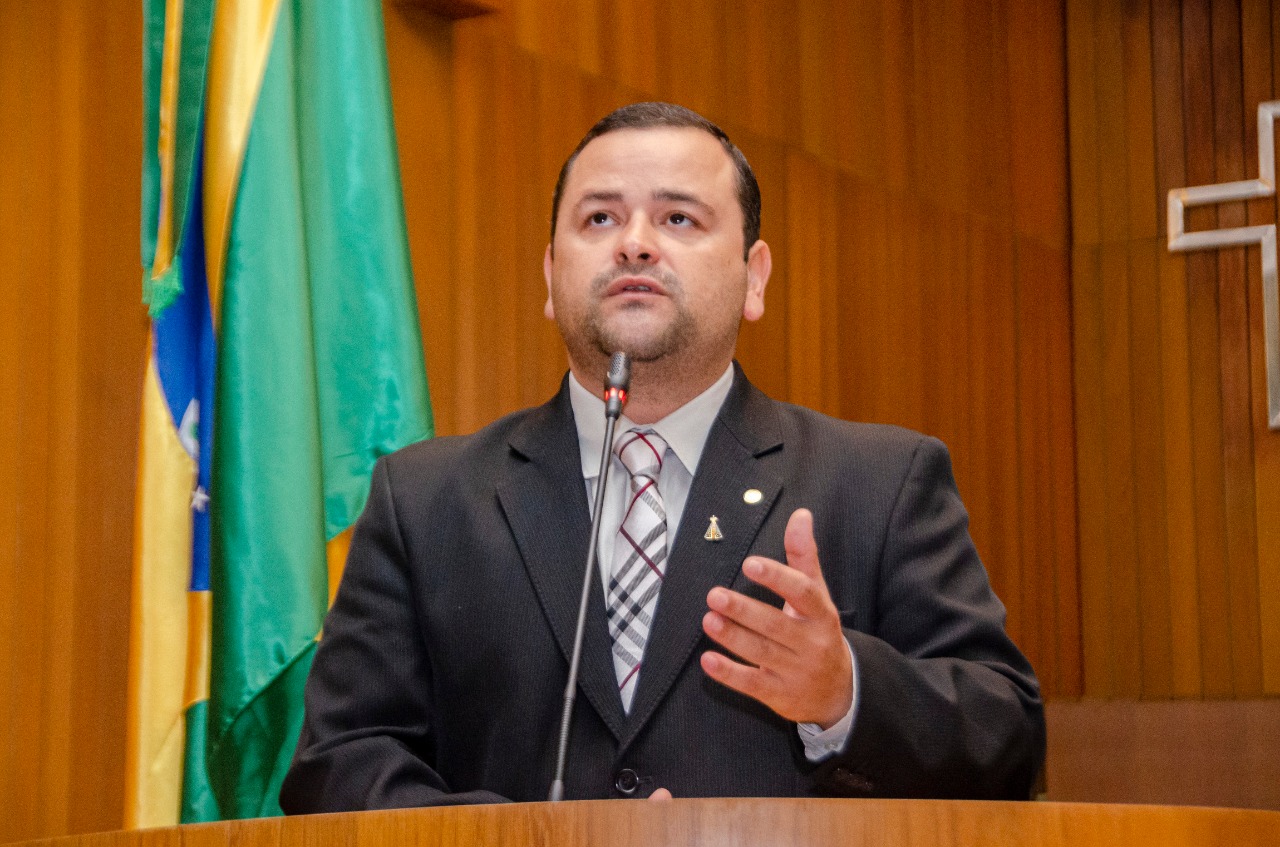 Deputado Vinicius Louro faz novas reivindicações para Pedreiras