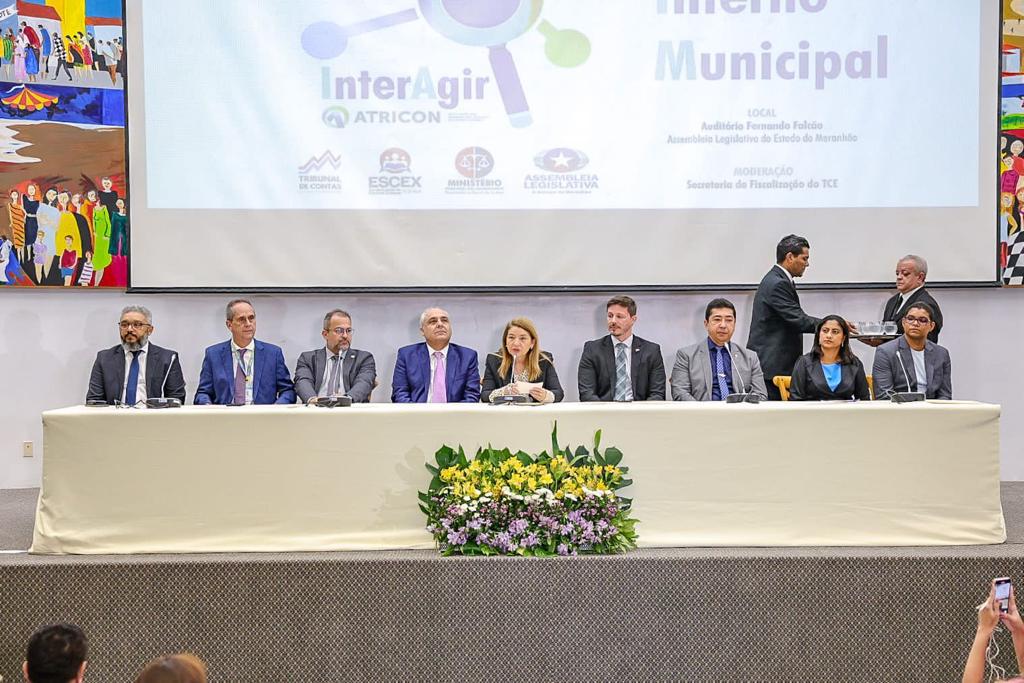 Deputados prestigiam seminário do TCE/MA sobre controle interno municipal