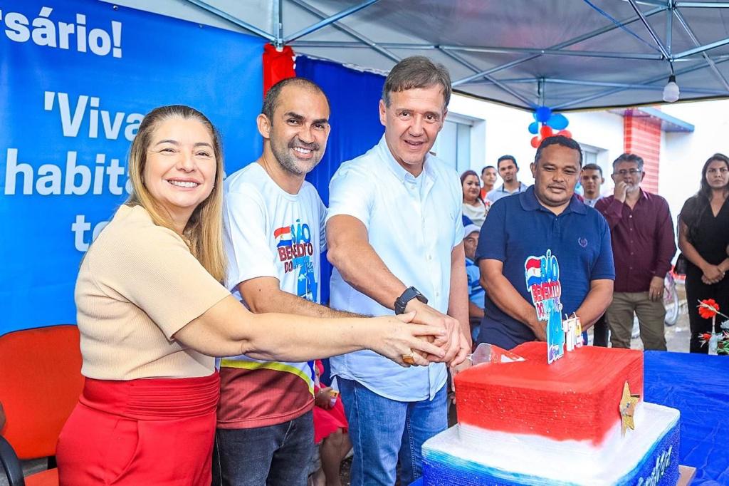 Presidente da Assembleia participou do corte do bolo de aniversário de São Benedito do Rio Preto