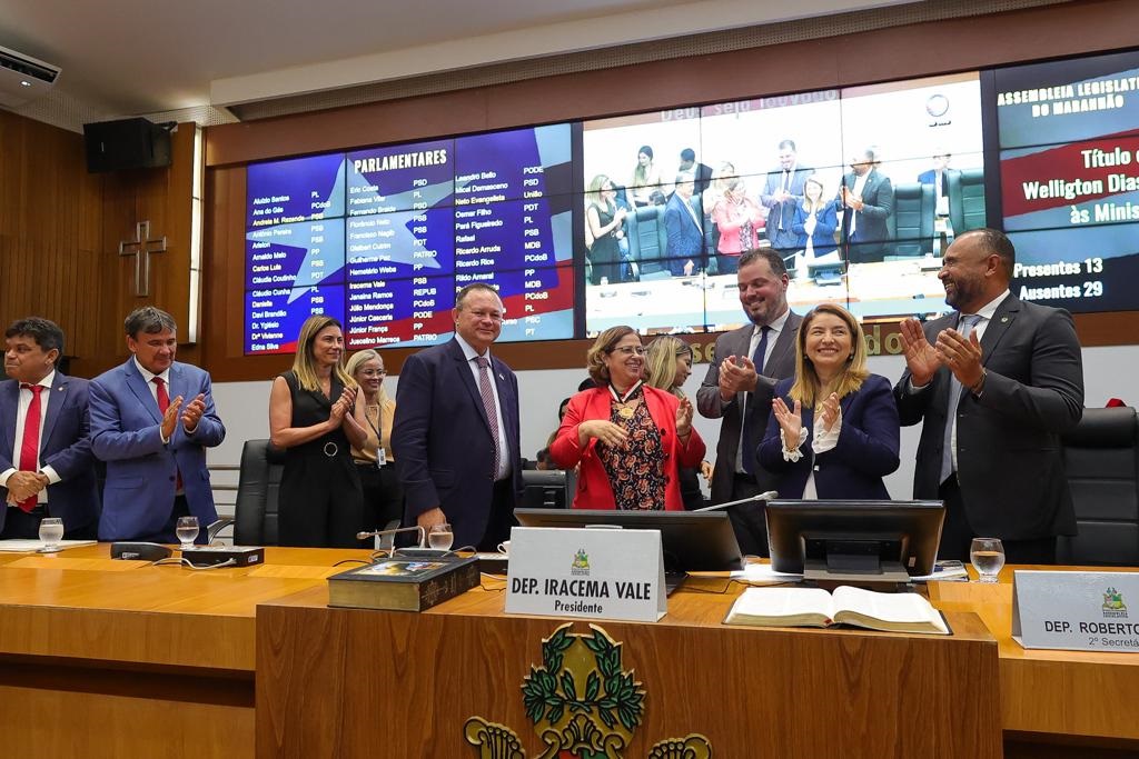 Ministra Cida Gonçalves recebeu a Medalha do Mérito Legislativo Manuel Beckman, maior honraria concedida pela Casa