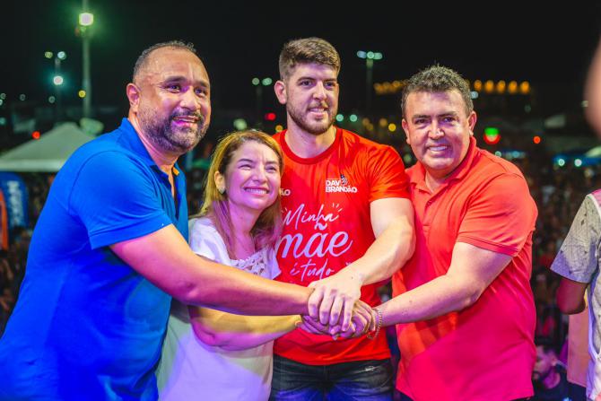 Roberto Costa prestigia festa em homenagem a mães em Bacabal