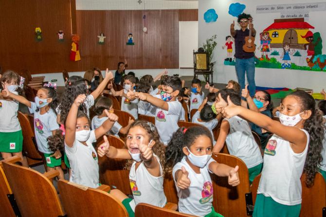 Creche-Escola Sementinha encerra Semana da Criança com atividade musical