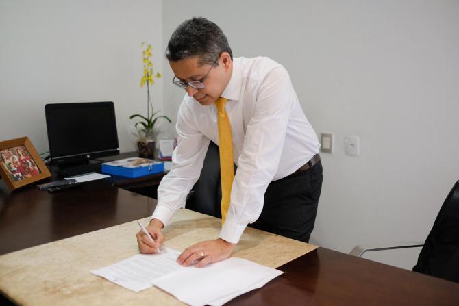 Carlos Lula inicia mandato apresentando projetos na área da saúde