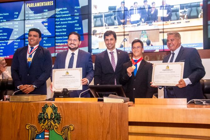 Assembleia homenageia personalidades com Medalha do Mérito Legislativo e Título de Cidadão Maranhense