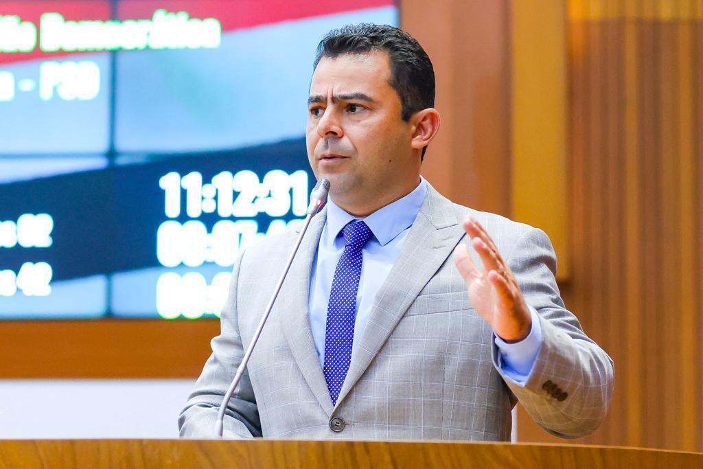 Deputado Eric Costa pede atenção à questão da regularização fundiária no estado 