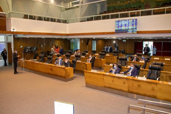 Assembleia aprova PL que cria auxílio mensal de R$ 500 para órfãos da pandemia