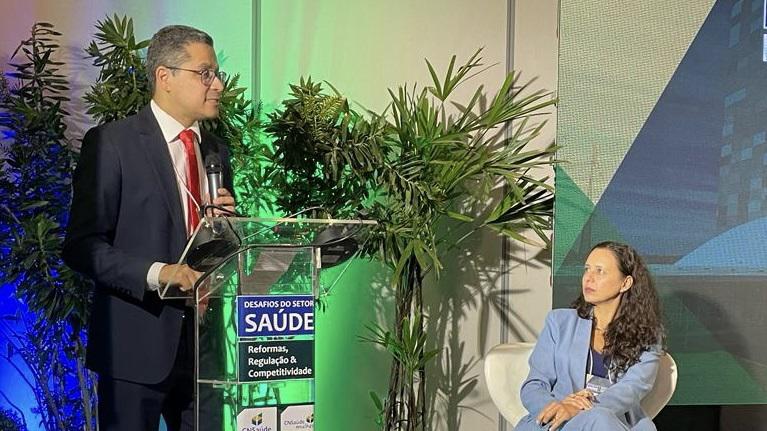 Em Brasília, Carlos Lula destaca o Maranhão durante palestra com autoridades de saúde do país