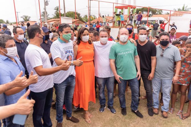 “Concretização de um sonho antigo da população”, destaca Othelino durante entrega de nova praça em Pinheiro