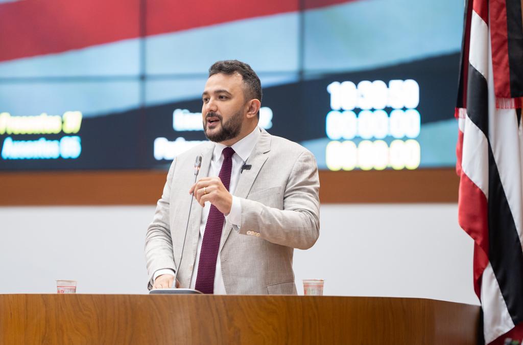 Yglésio protesta contra arbitragem na final do Campeonato Maranhense de 2023